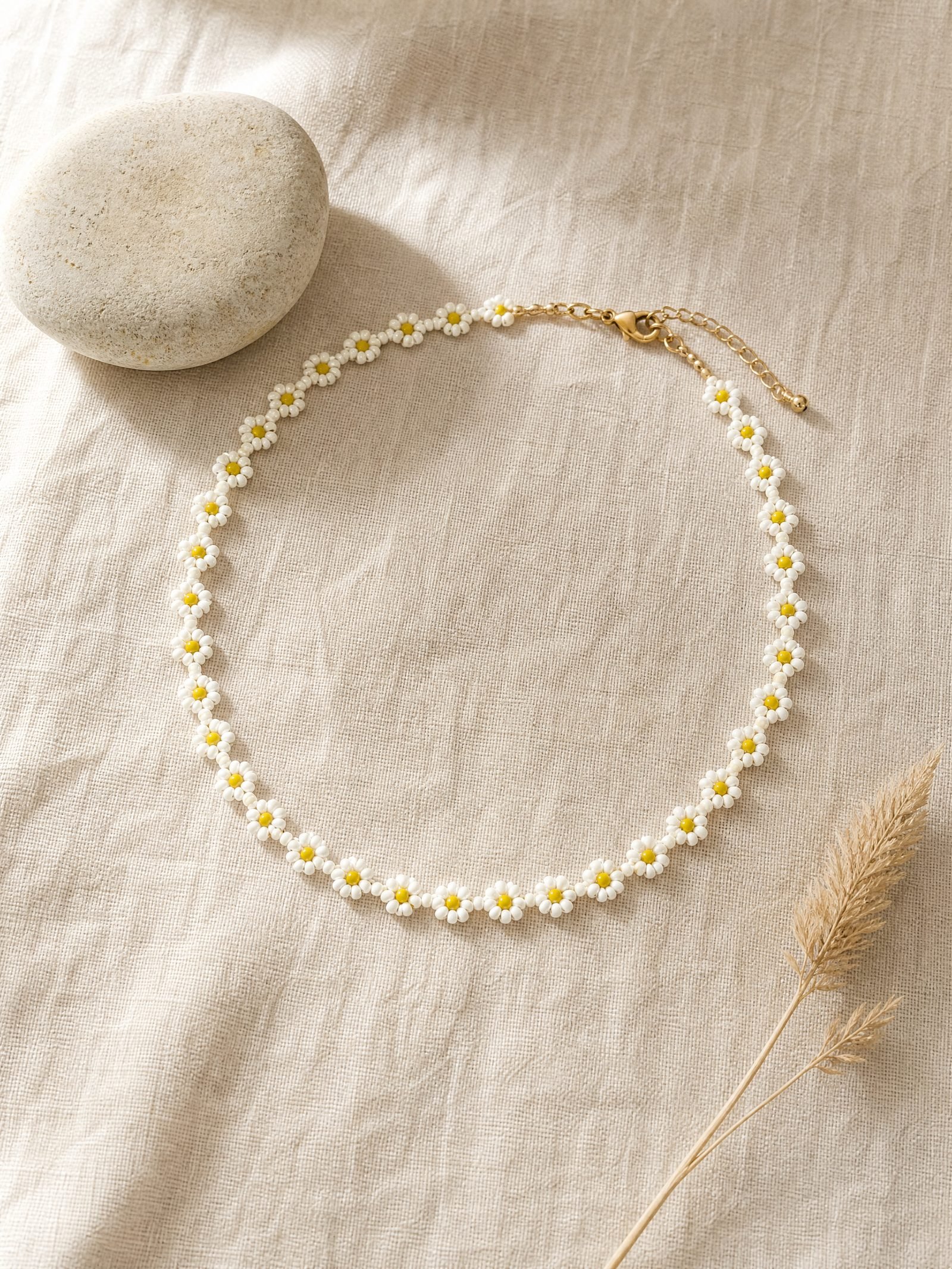 Chamomile Daisy Bead Necklace in white / yellow